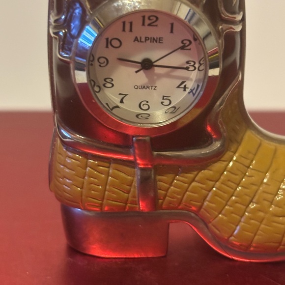 Small Boot Clock. Alpine. Quartz - Picture 6 of 11